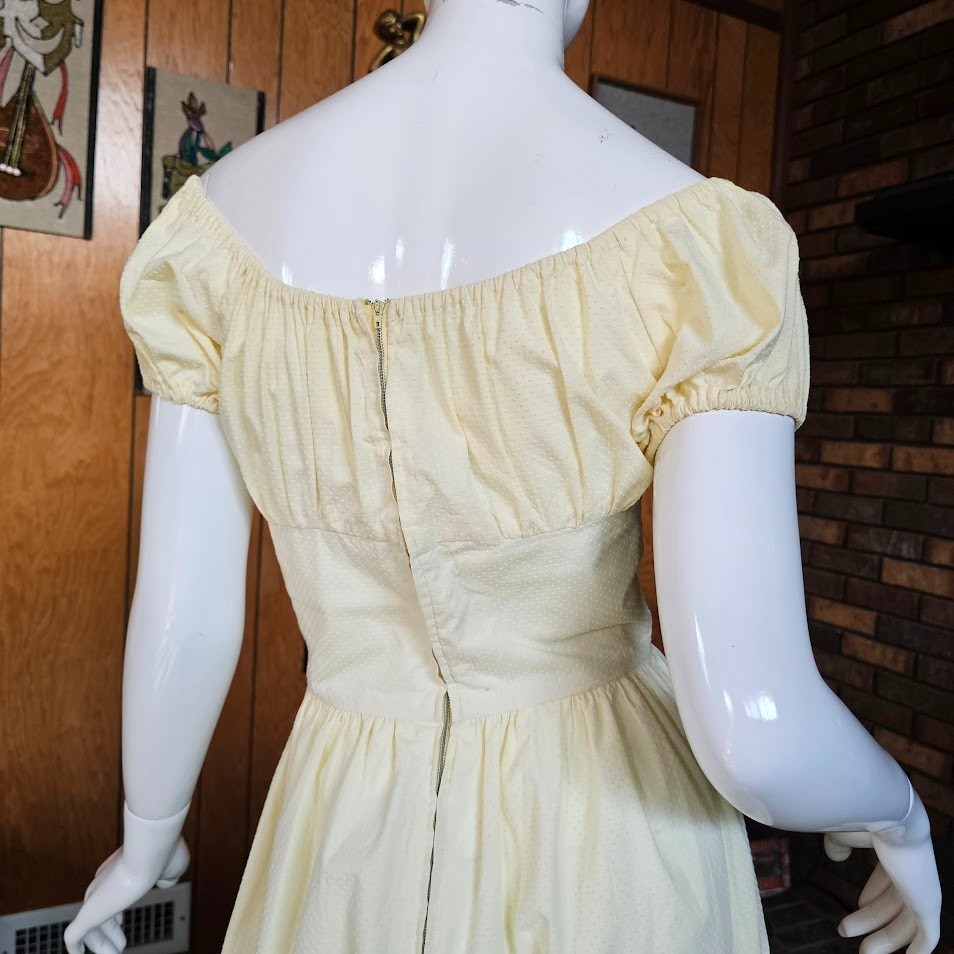 Vtg 1950s Milkmaid Lemon Swiss Dot Circle Skirt Off Shoulder Party Dress XS/S P