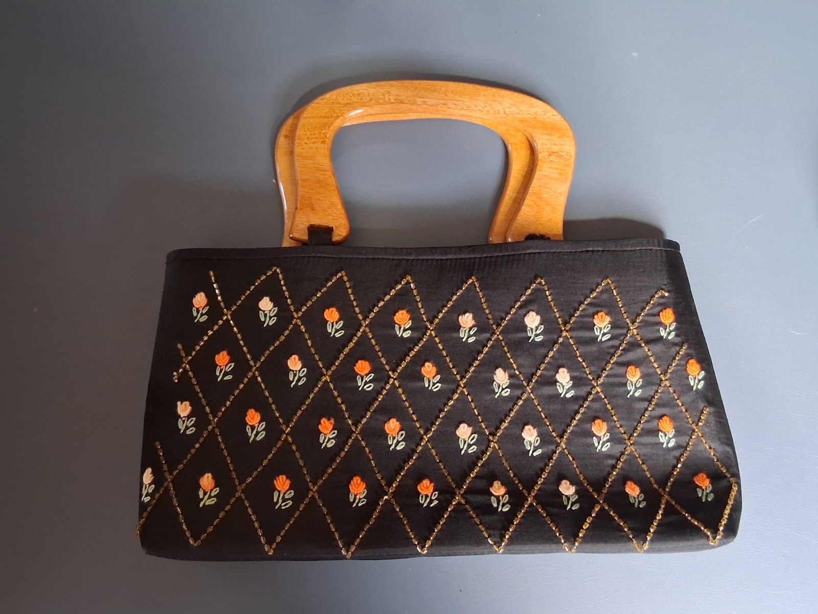 Vintage Handmade Embroidered Beaded Wood Handle Bag Purse