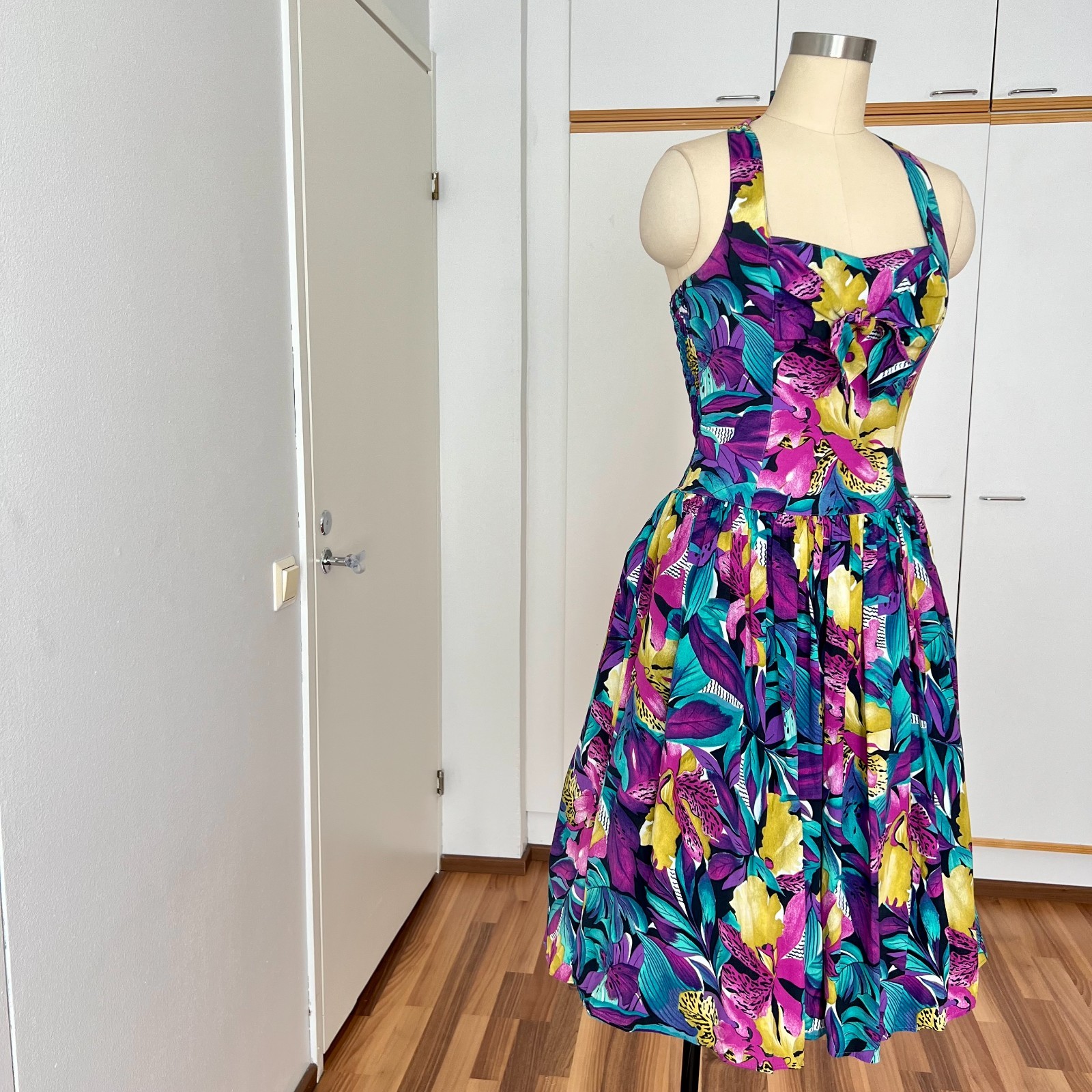 1980s West German Tropical Print Halter Neck Midi Dress Rockabilly 80s Does 50s