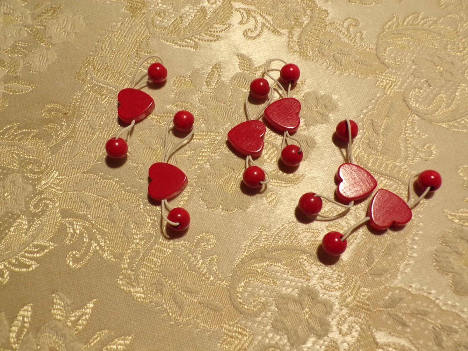 VTG Wooden Stretch Red Hearts and Beads Pig Tail Holders Set of 6 Made in W. Ger
