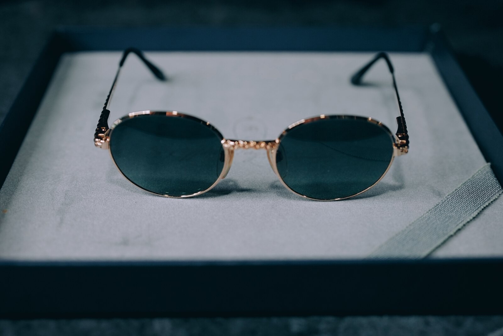 Ettore Bugatti EB503 Vintage Sunglasses Gold Oval Tortoise 56-17-140 w/ Box