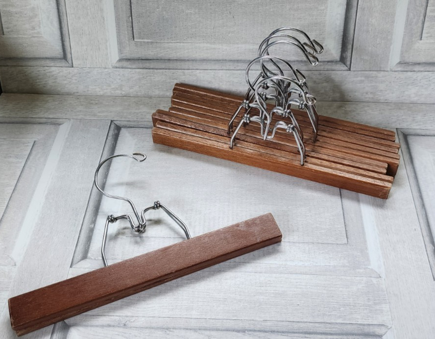Lot of 6 vintage wooden pants skirt hangers Taiwan 10.25-11″ long metal clamp