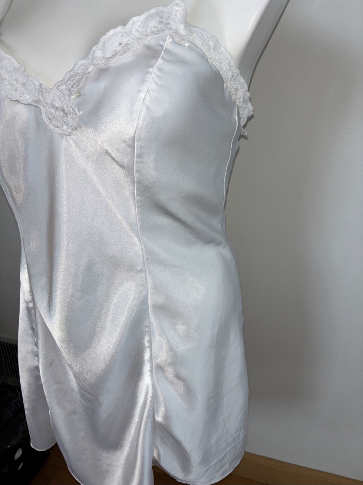 Vintage Gilligan & O’Malley Satin Lace Slip Nightgown White Large 90s Y2K Bridal