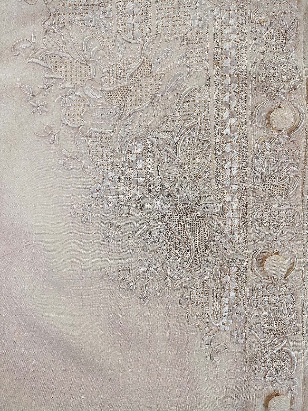 VTG Peony 100% Pure Silk Blouse S Hand Embroidered Swatow Cutwork Ivory China