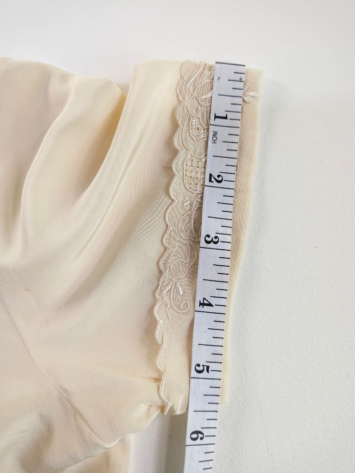 VTG Peony 100% Pure Silk Blouse S Hand Embroidered Swatow Cutwork Ivory China