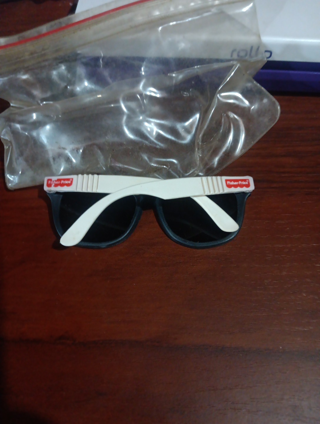 VTG-VHTF- Fisher-Price, 100% UV, LENS BLOCK KIDS MINI SUNGLASSES. free shipping