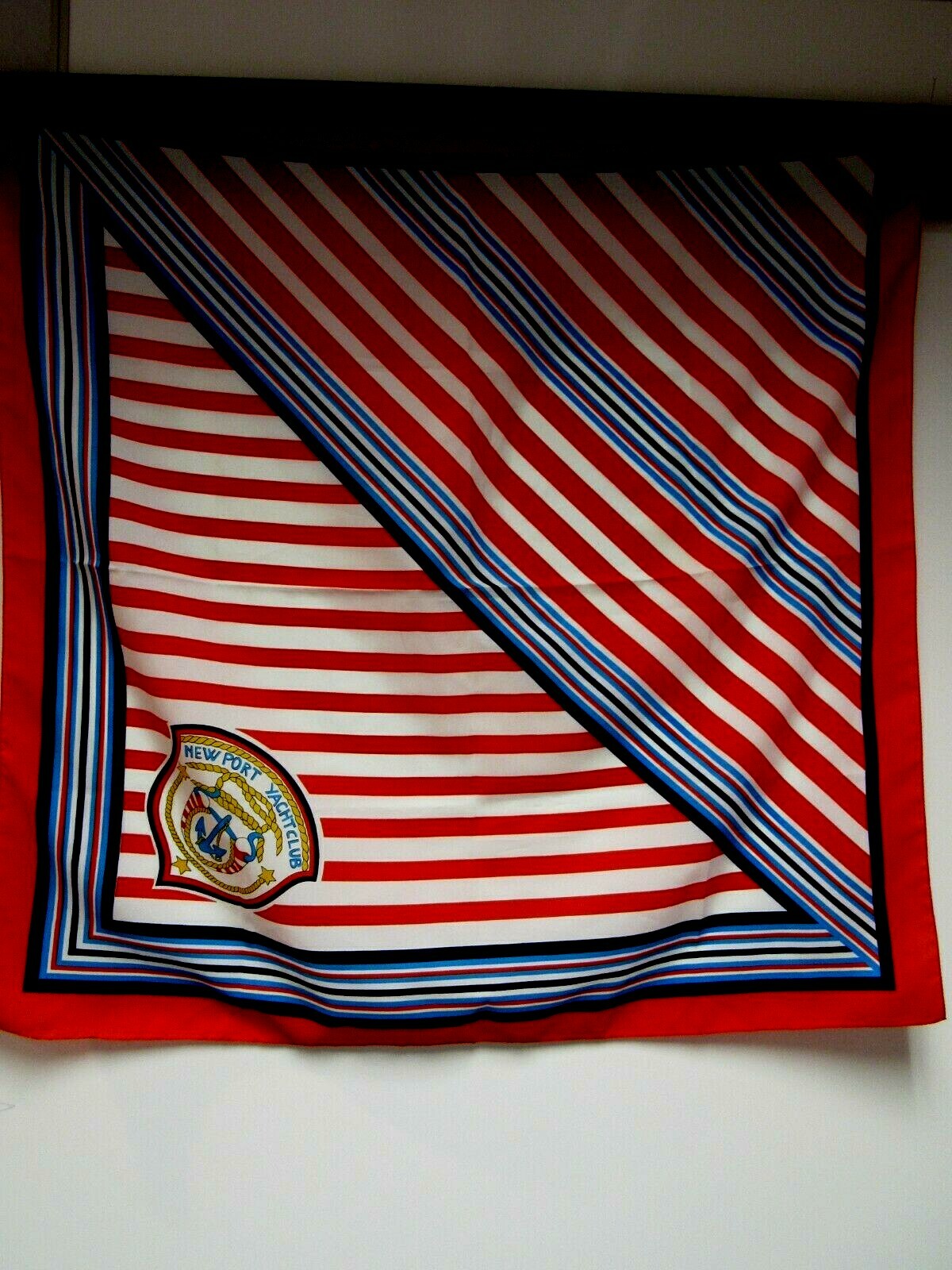 VTG NEW PORT YATCHT CLUB by Berkshire 30 1/2 X 31 Square Scarf Navy Red Blue EUC