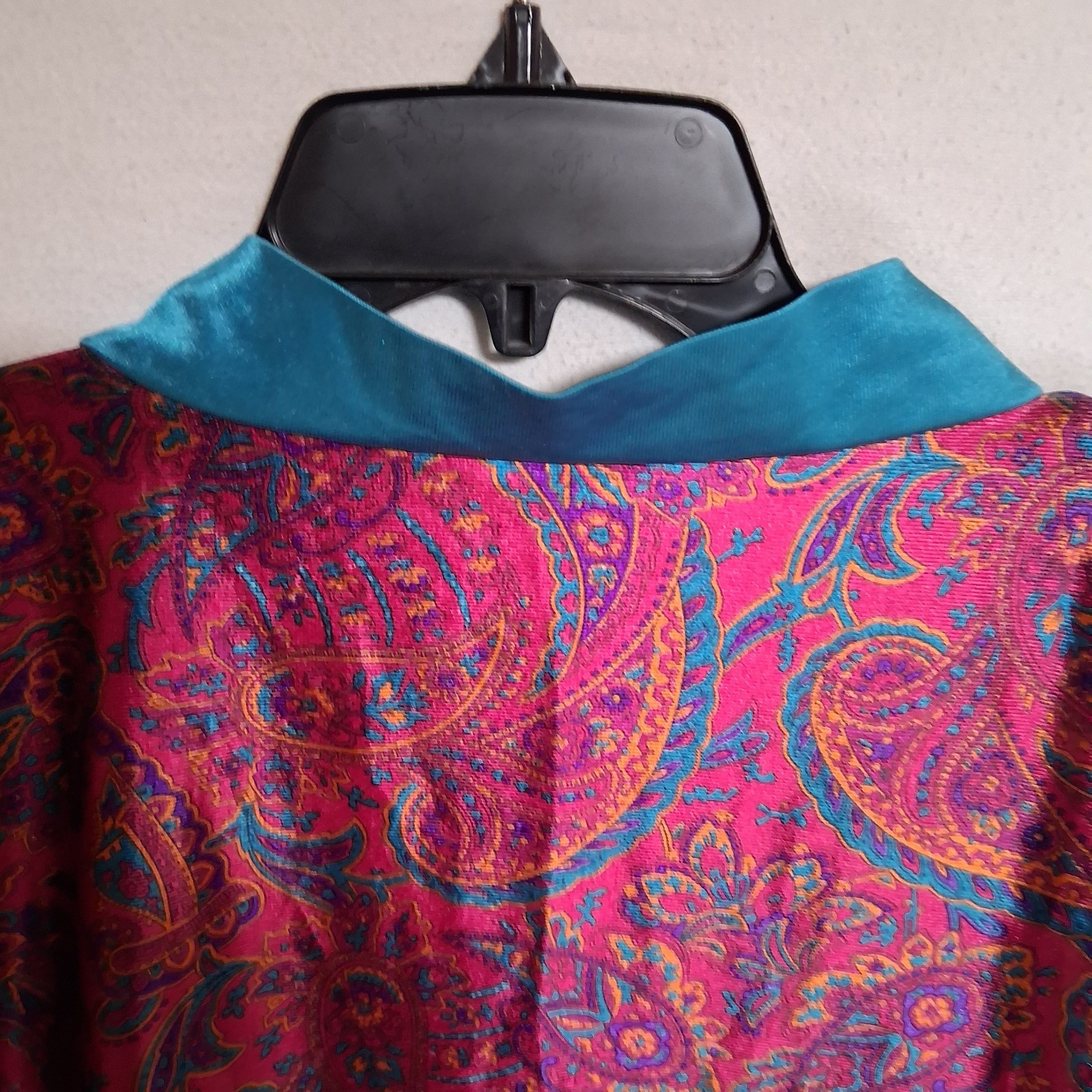 Vintage Exclusively Yours Robe Size XL Pink Turquoise Paisley Print Psychedelic