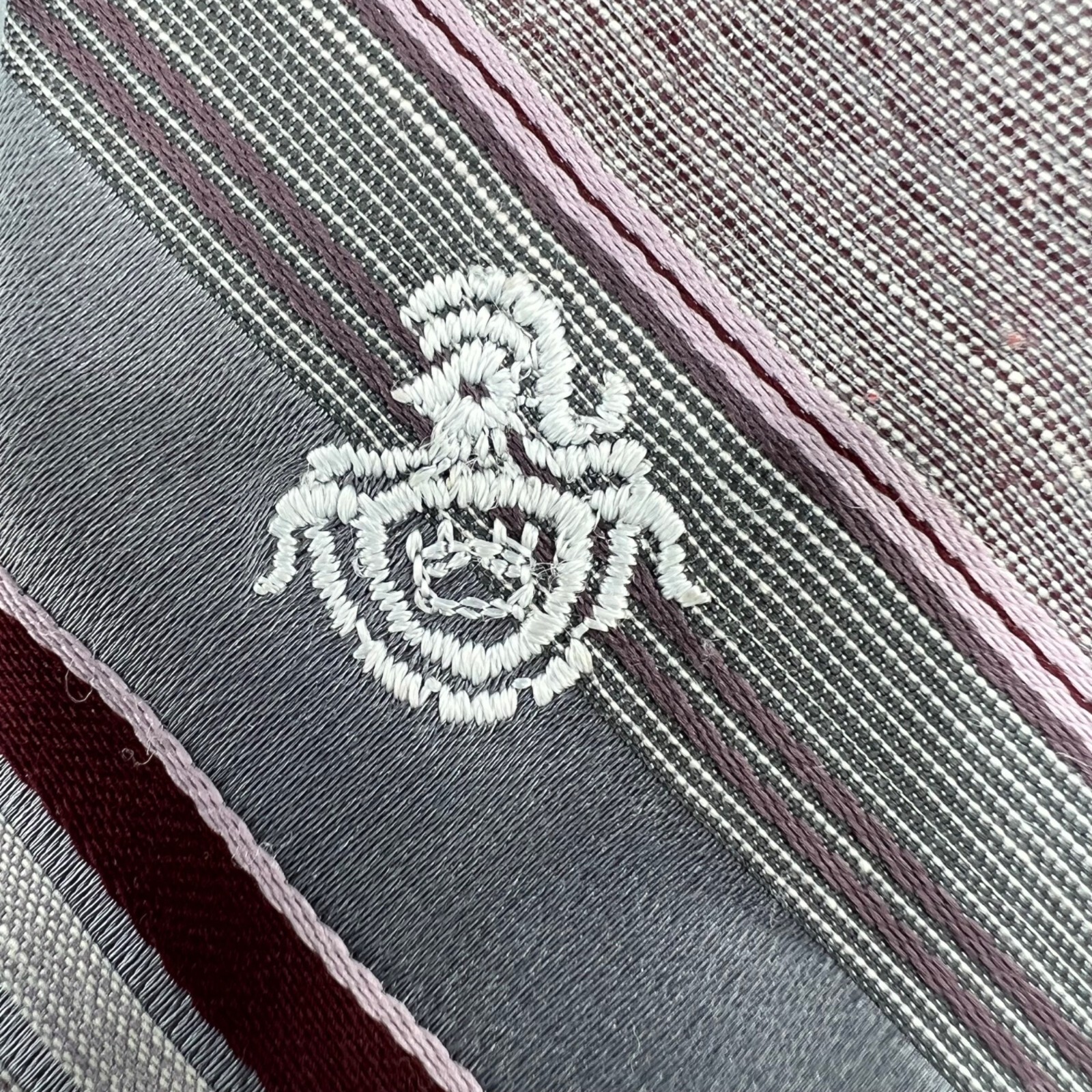 Vintage 1970s “Via Re” Men’s Embroidered Crest Regimental Striped Silver Tie