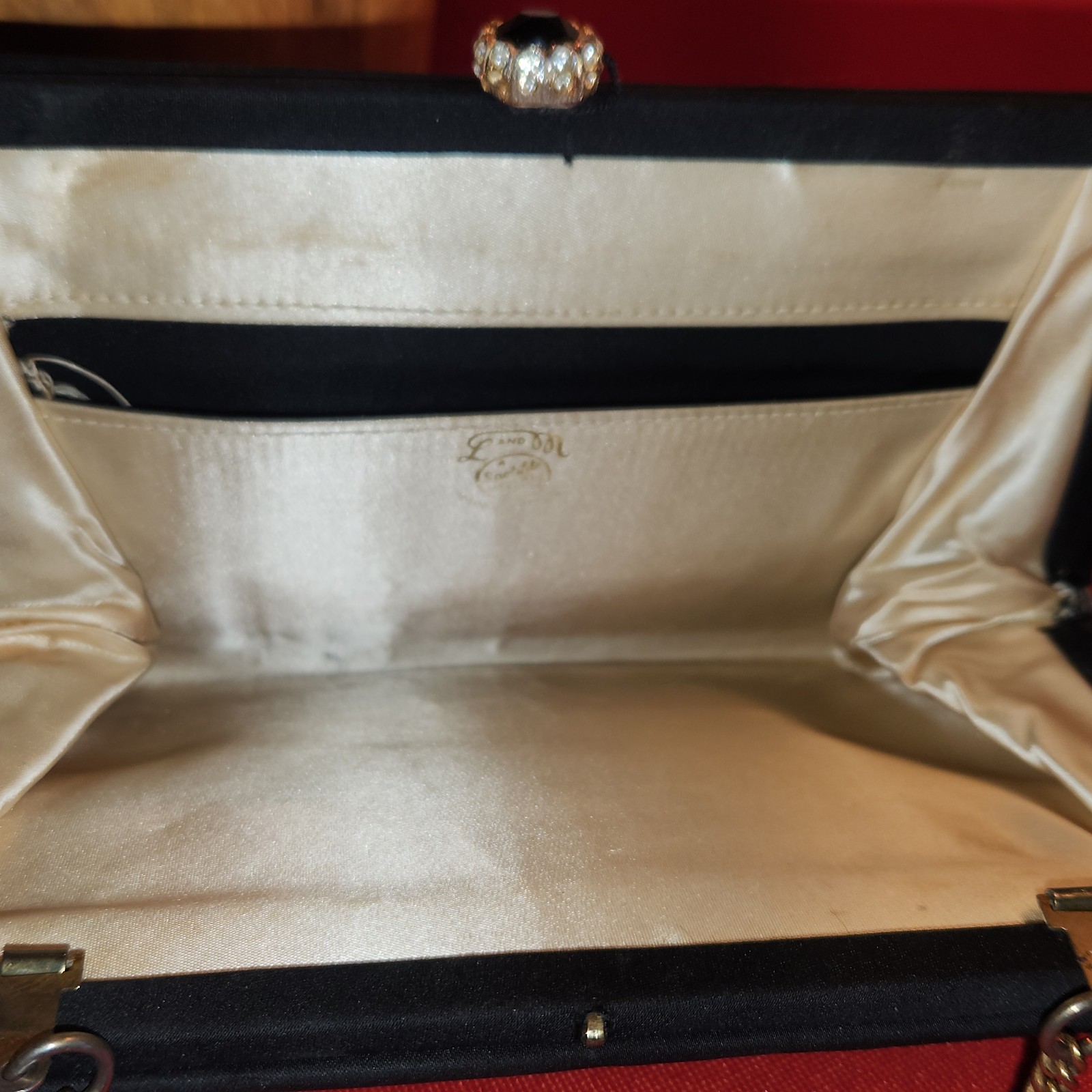 Vintage ’50’s L&M Black Gold Clutch Round Clasp