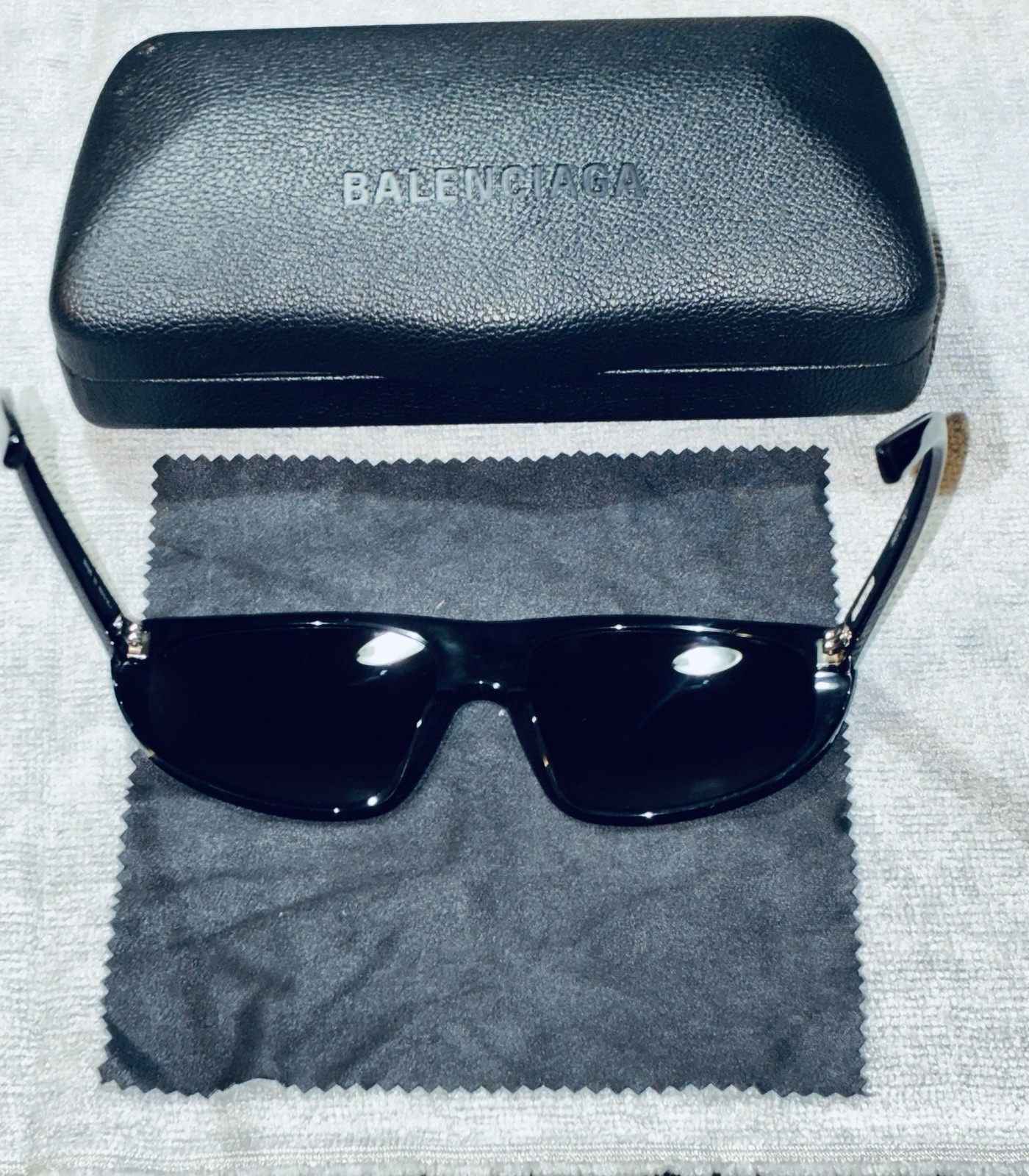 Balenciaga Black Shades BB0098S 001 Unisex 60mm Sunglasses Made In Italy