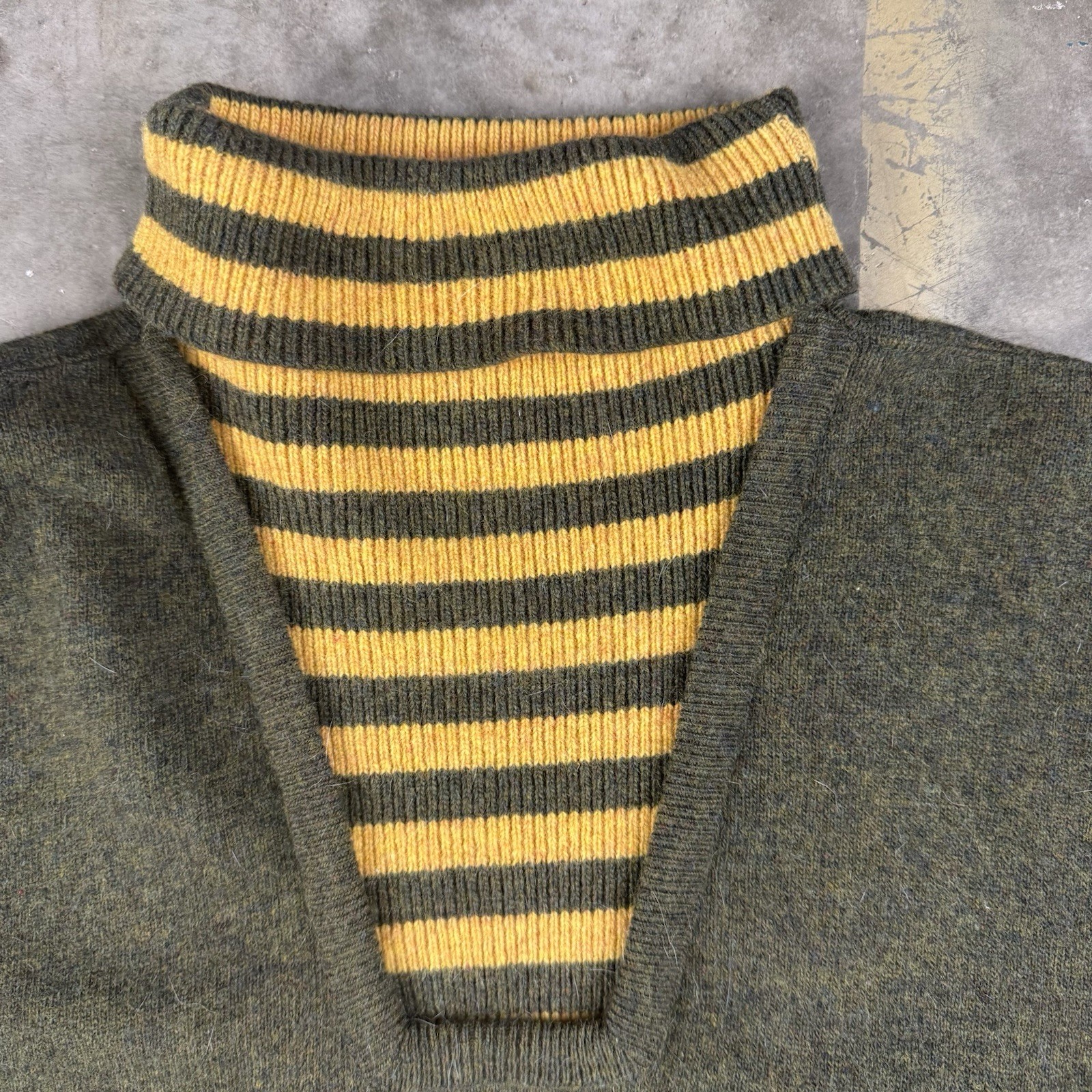 True Vintage Rollneck Sweater Large Lambs Wool 1950s 1960s Green Yellow Striped