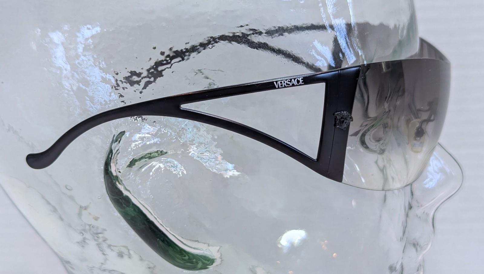 Vintage VERSACE 2034 1009 8G Wrap Shield Sunglasses w/ COA & Case – 90s Y2K RARE