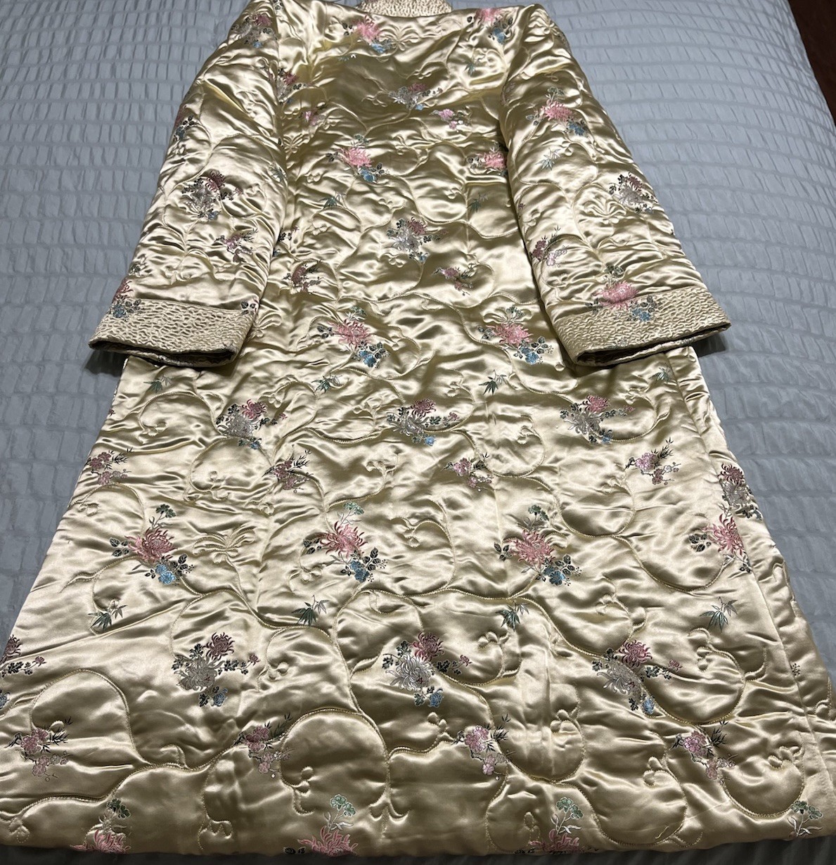Vintage 1980s Mandarin Chinese Coat Embroidered Silk- Opulent Luxury!