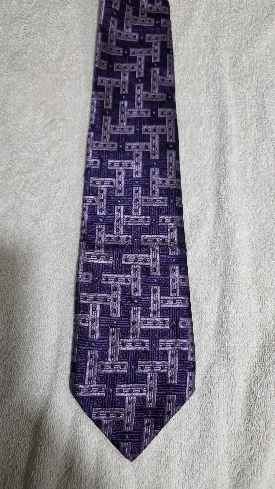 VTG 60’s Purple Geometric Tie Acetate Rayon Blend MCM Atomic Retro Skinny