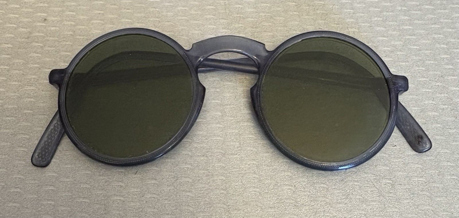 1930s Vintage Clear Blue Celluloid Sunglasses Round Green Lens Keyhole Bridge