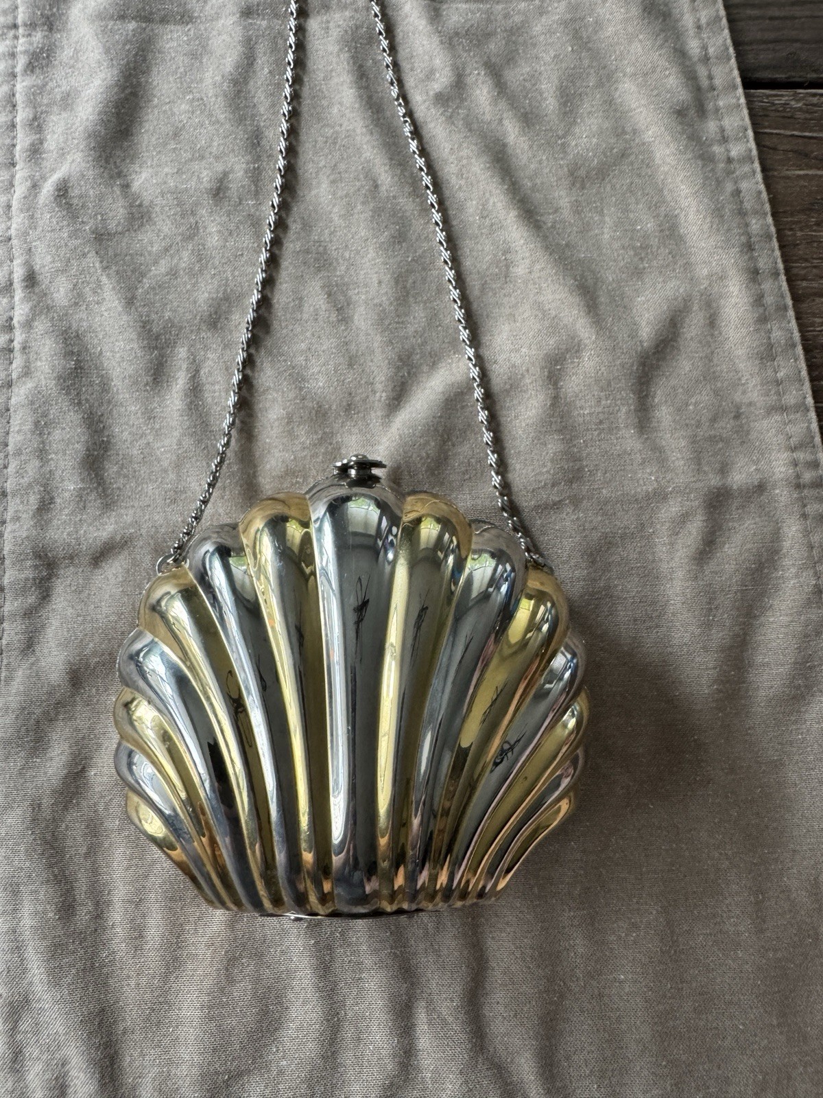 Vintage Silver/Gold Tone Clamshell Minaudière Metal Evening Clutch/Purse