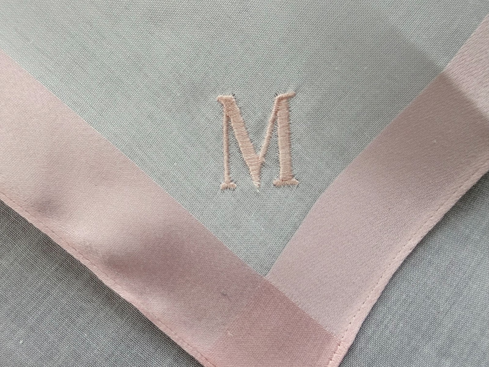 VINTAGE HANKY MONOGRAM INITIAL M IN PINK ON FINE WHITE COTTON NWOT MAN OR WOMAN