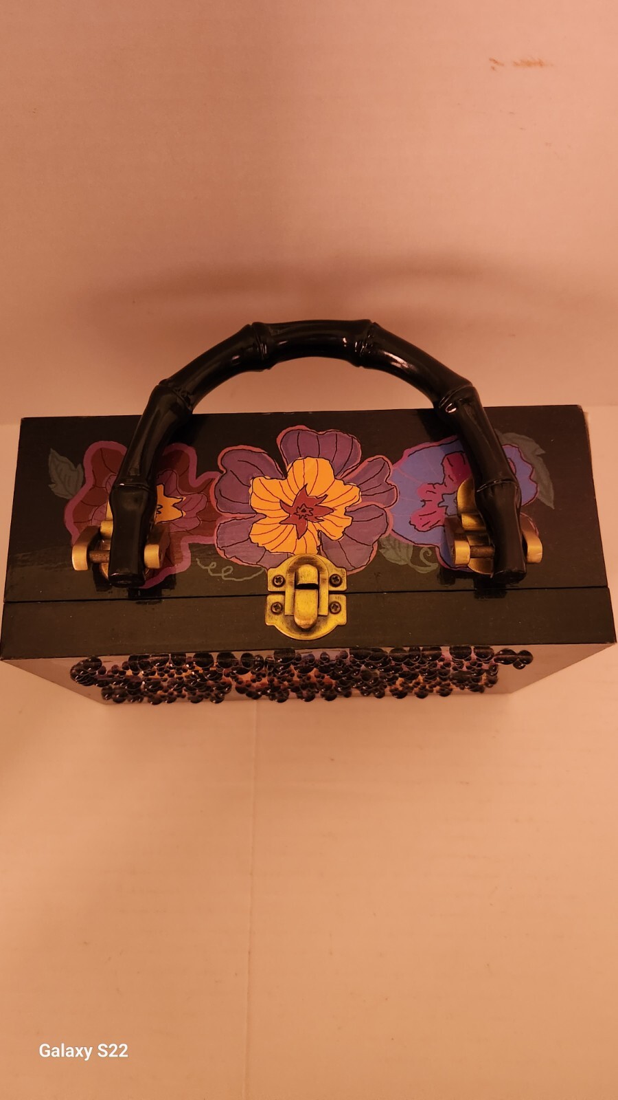 Very Nice Wooden Beaded Purse Flower Design Made In China!