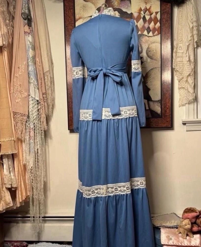 Vintage 1970’s Cottage Core Prairie Maxi Dress Blue Romantic Medium