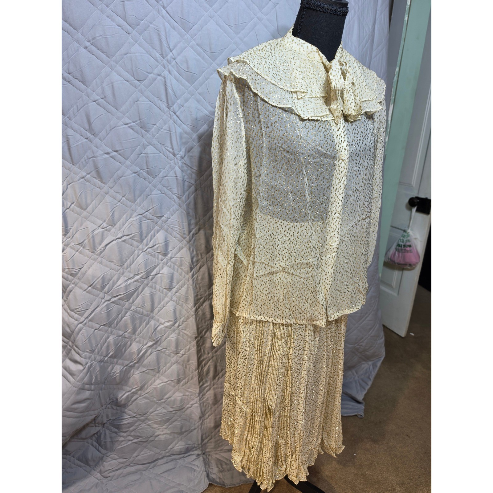 Mose Milano Vintage Silk Gold Metallic Ruffle Blouse Accordion Pleat Skirt Set