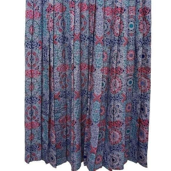 80s Vintage Leslie Fay Shirtwaist Dress Size 14P Pleated Bohemian Medallion