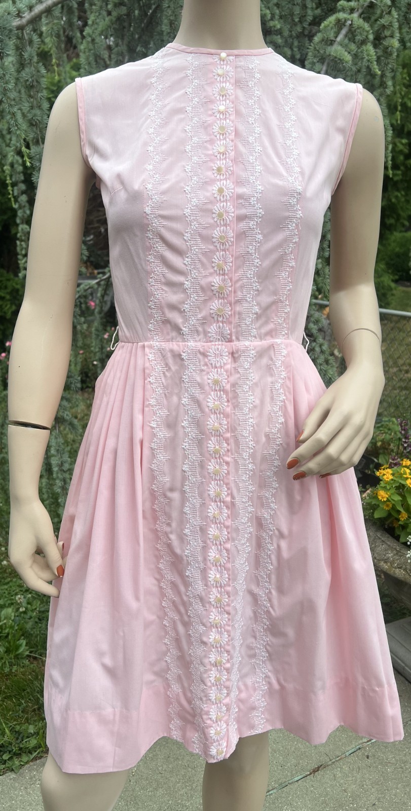 VINTAGE 1960’s JEANNE DARC PINK COTTON DRESS W/ WHITE FLORAL EMBROIDERY