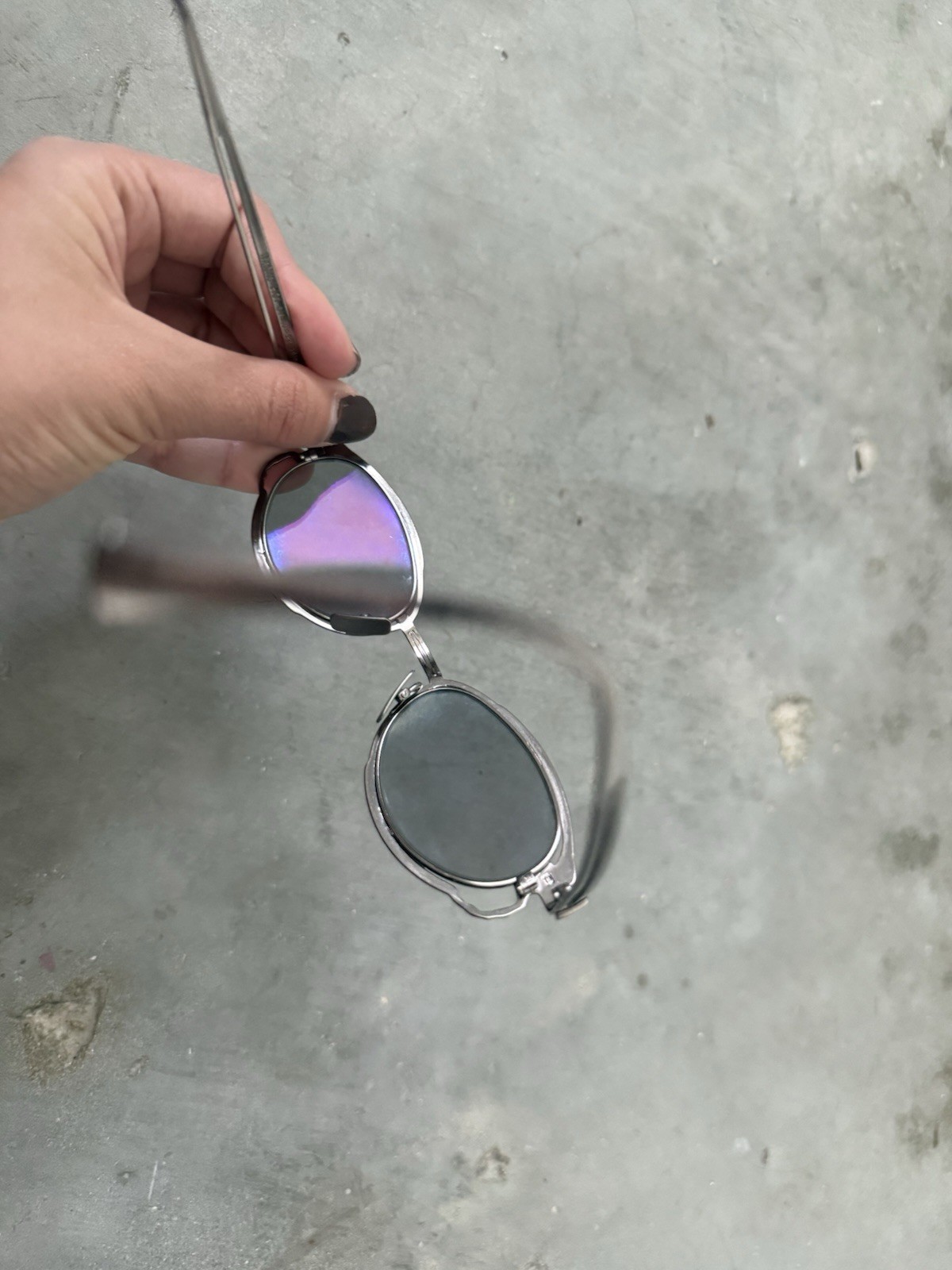 Oval Sunglasses Gray Tinted Lenses Silver Tone Metal Frame Adult – Kuboraum