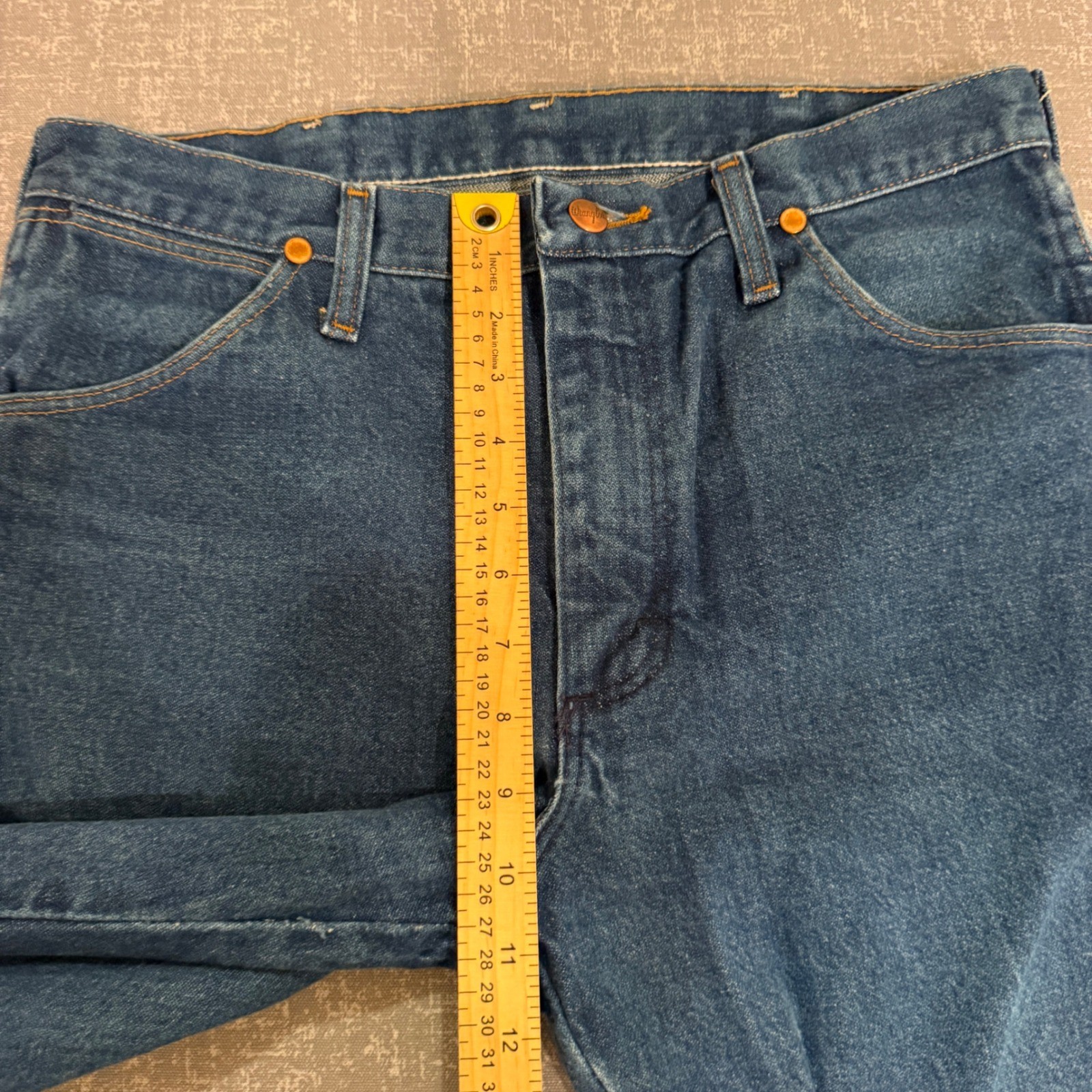 Vintage Wrangler 13MWZ Cowboy Cut Jeans Mens 32×31 Made in USA Medium Wash Denim