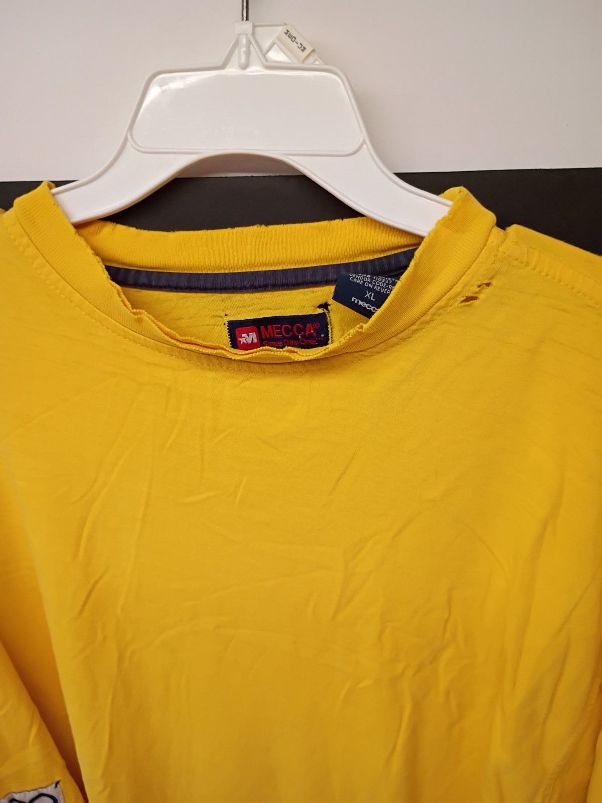 Mecca VTG Men’s XL Yellow Since Day One Graphic Crewneck Short Sleeve T-Shirt