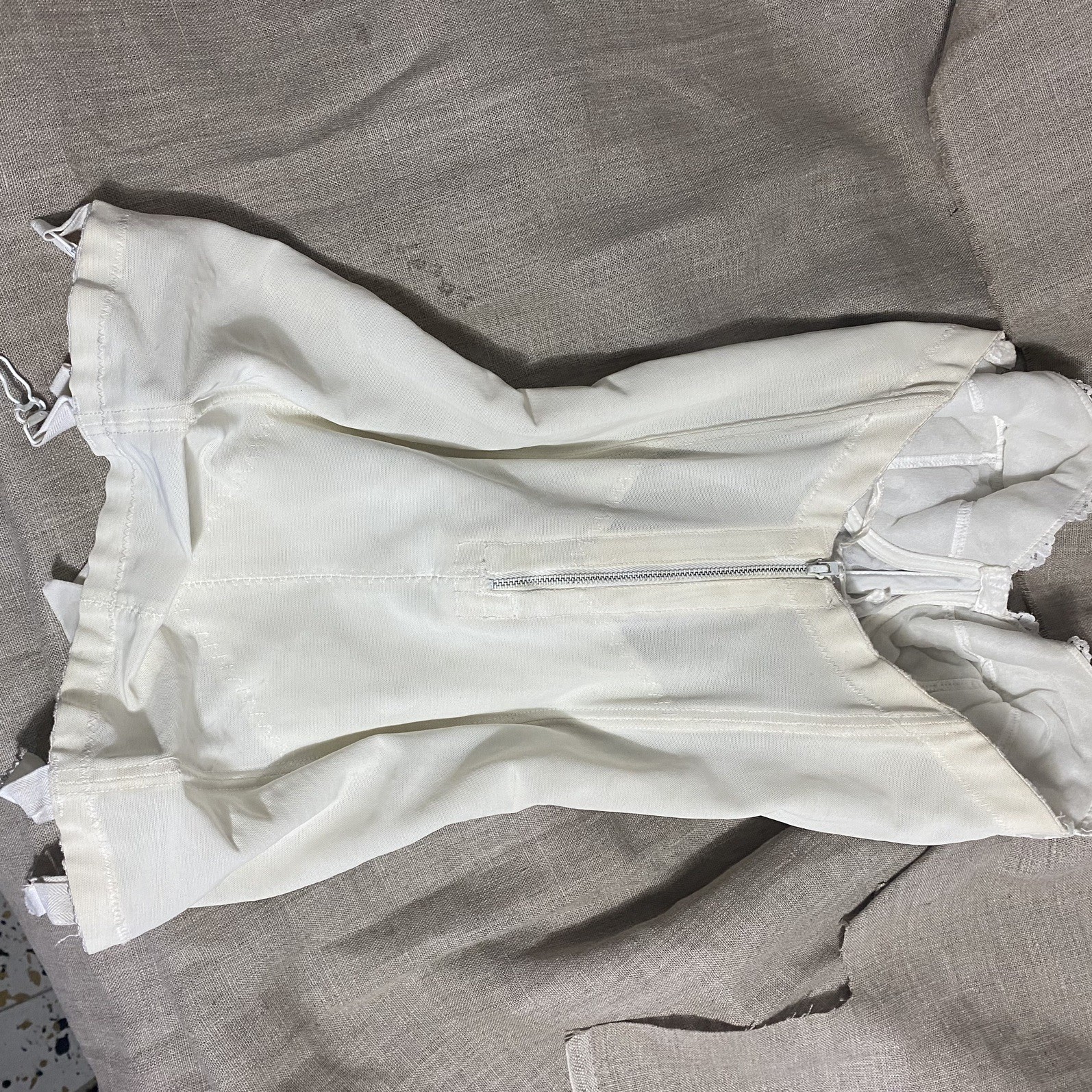 Marry Widow Vintage 50-60’s white strapless corset 33b