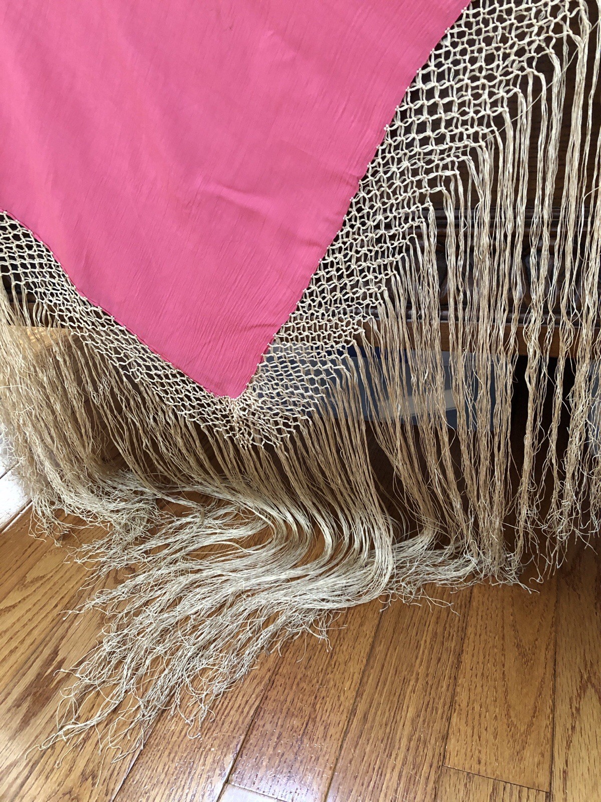 VTG 1920s CORAL PINK SILK Flapper Gatsby Hand-Tied FRINGED SHAWL Wrap EXCNT COND