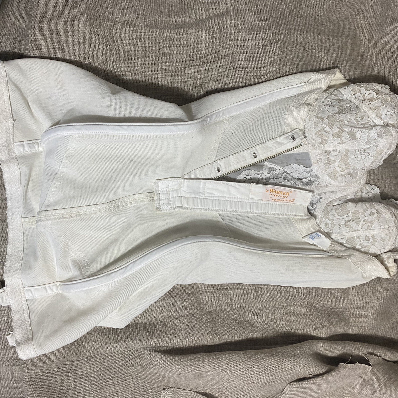Marry Widow Vintage 50-60’s white strapless corset 33b