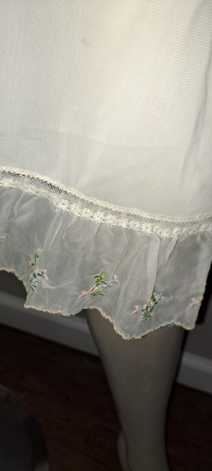 Vtg Full Slip Off White Nylon Michelene Embroidered Bust Hem Trim 34 Read