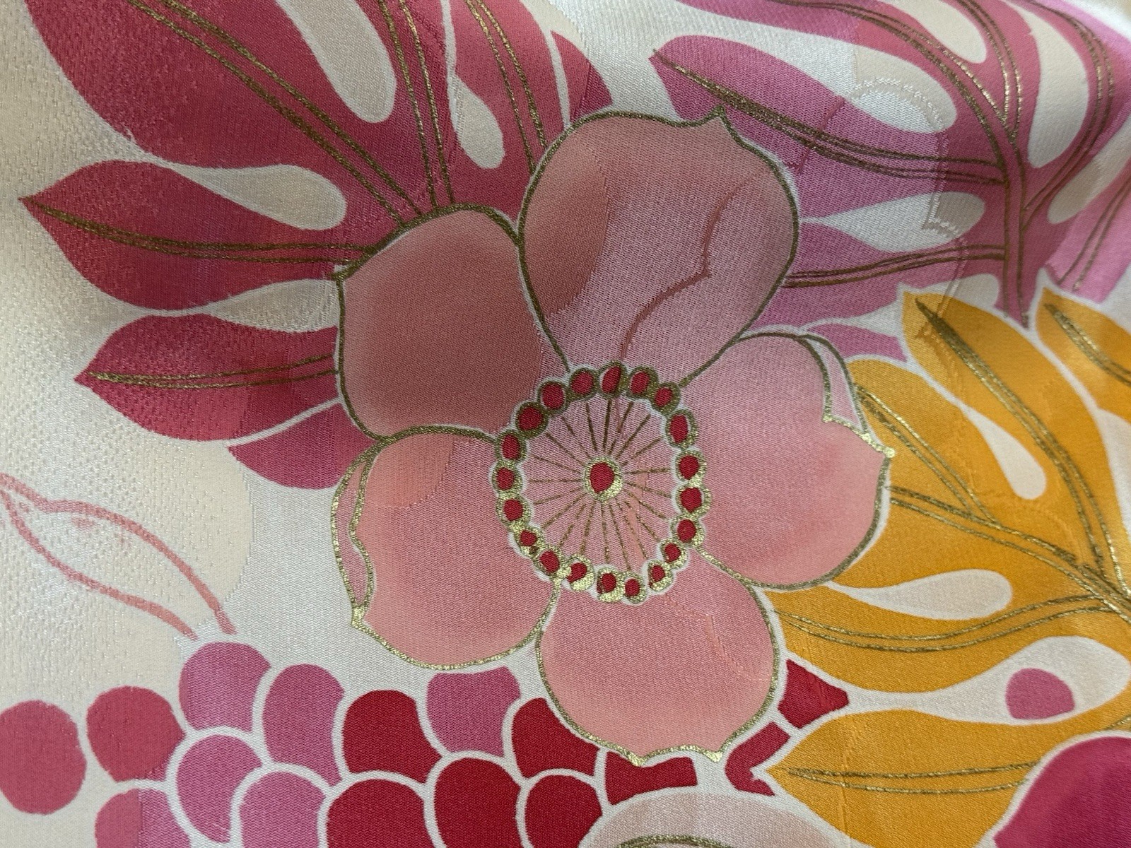 Vintage Handmade Womens Beige Embroidered Silk Floral Kimono Robe Pink & Yellow,