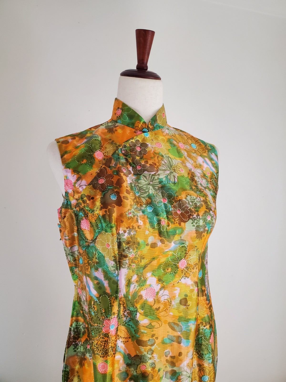 Vintage 1960s Cheongsam Dress Qipao Mid Century Mod Chinese Taiwan Floral