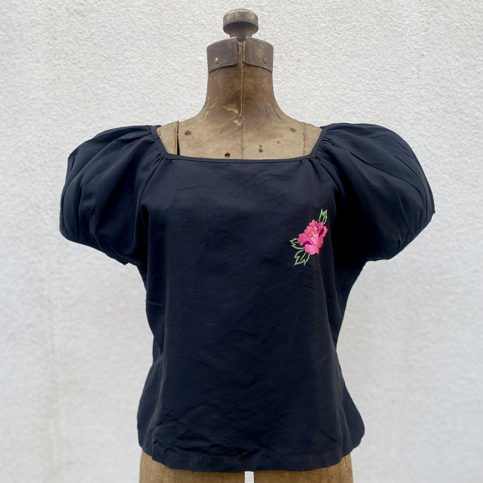 Vintage 1940s 1950s Black Rayon Puffed Sleeve Blouse Top Embroidered Flower M/L