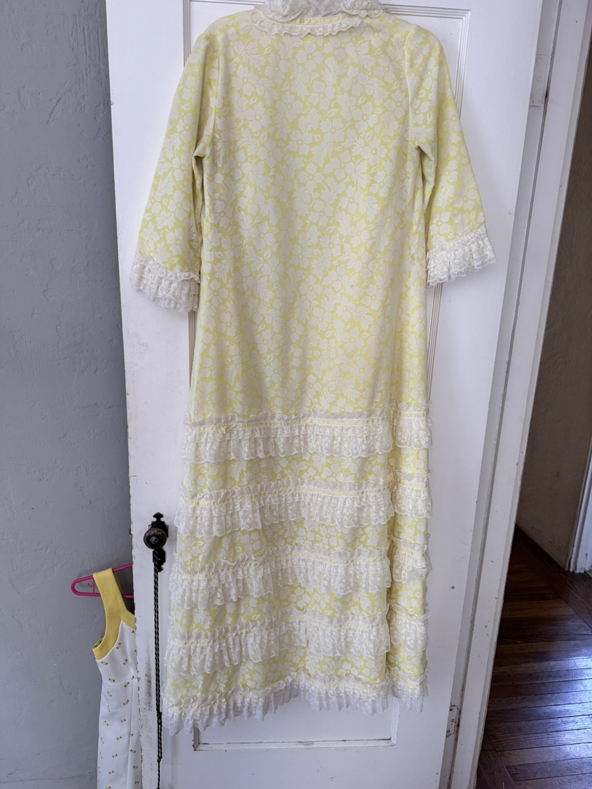 Vintage Saks Fifth Avenue Floral Lace Dressing Gown Robe France XS Yellow Long
