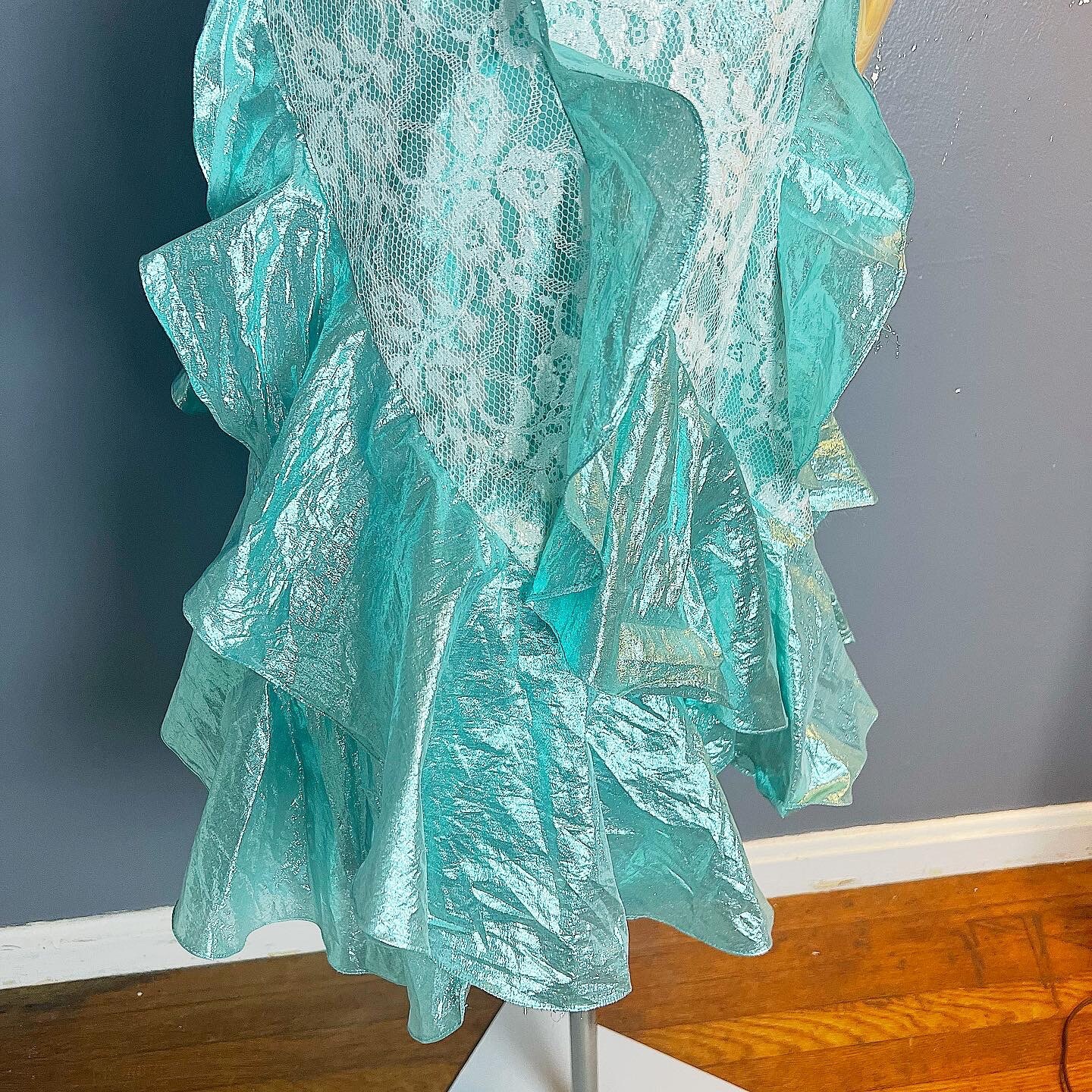 NEW LEAF 80’s 80s Aqua Metallic White Floral Lace Mermaid Vintage Prom Dress XS
