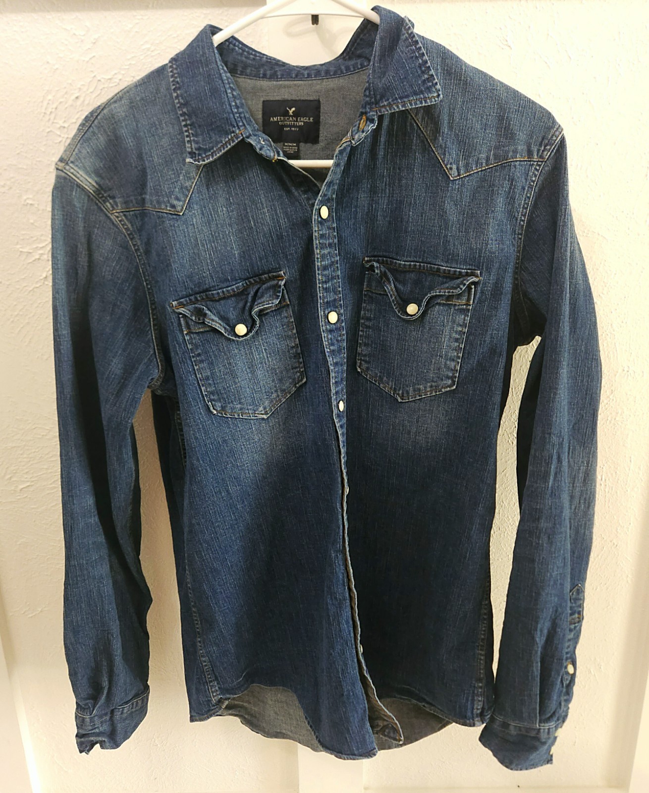 Size Medium American Eagle Outfitters Denim Western Shirt With Snap Buttons