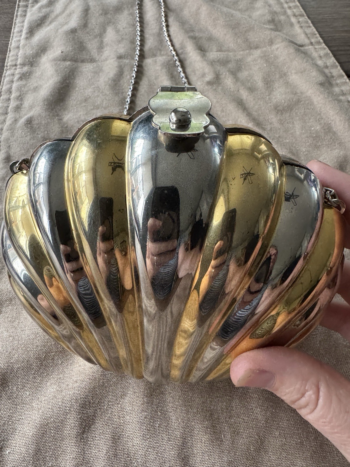 Vintage Silver/Gold Tone Clamshell Minaudière Metal Evening Clutch/Purse