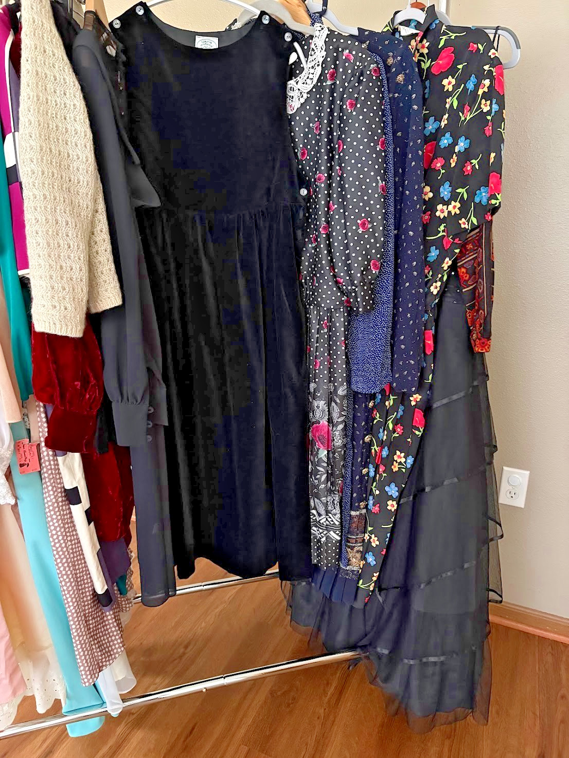 Vintage70’s- 90s Y2k Resellers Lot Of 28 Dresses/skirt /sweater Mixed Lot