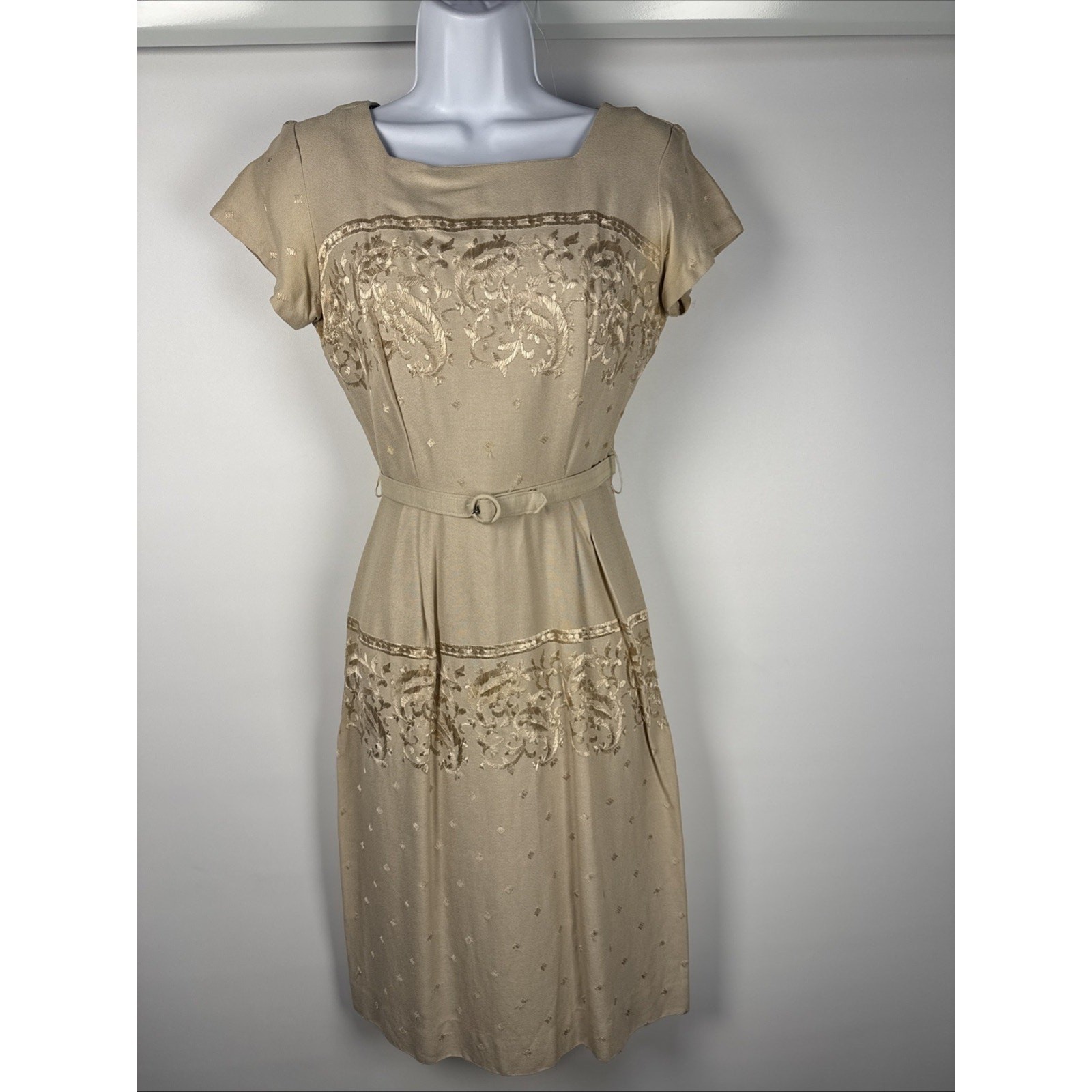 Gorgeous Vintage 1950s Tan Wiggle Pencil Dress With Embroiderery Size XS