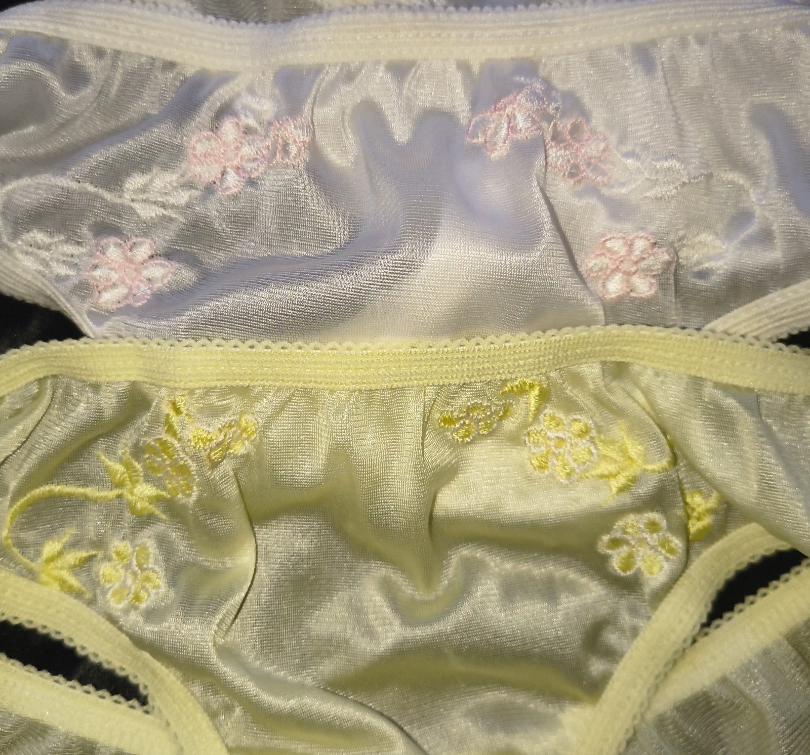 2 Pairs 70s Vintage Girl’s 100% Nylon Panties Delicate Floral Embroidery SMALL