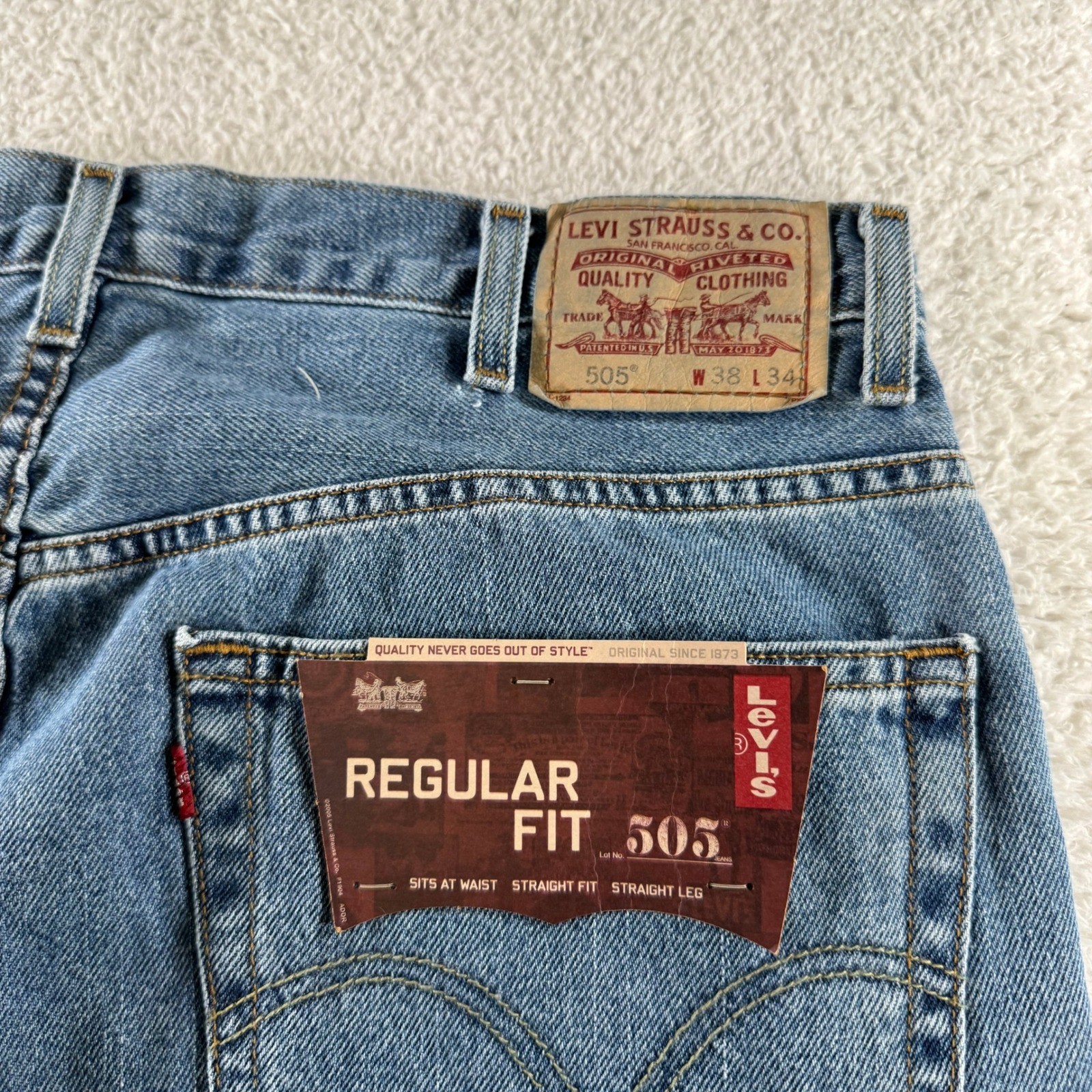 Vintage Dead Stock NWT Levi’s 505 Regular Fit Jeans Men 38×34 Light Wash Str Leg