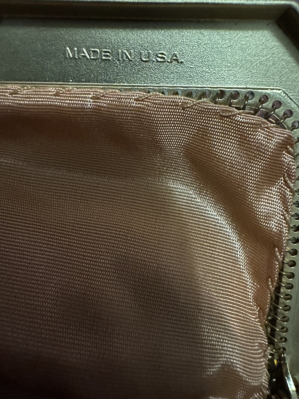 Vtg Whiting & Davis USA Gold Lg Metal Mesh Evening Bag /W/Chain Strap 1960’s
