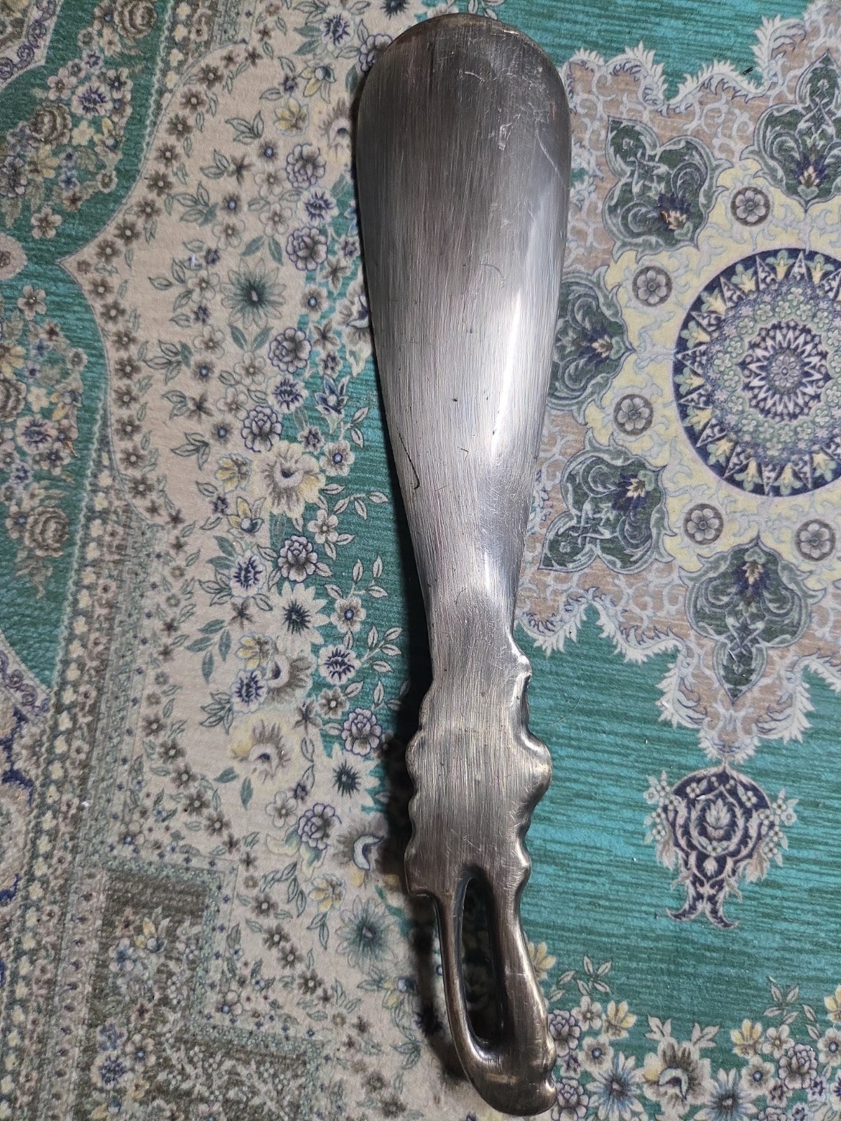 Vintage Rose Handle Decorative Shoehorn – Openwork Floral Handle – Silver Tone