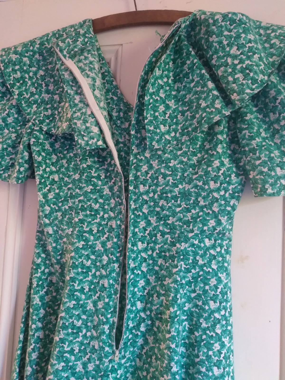 Vintage 30s 40s Green Leaf Cotton Dress Puff Sleeves Long Skirt M S New Unworn