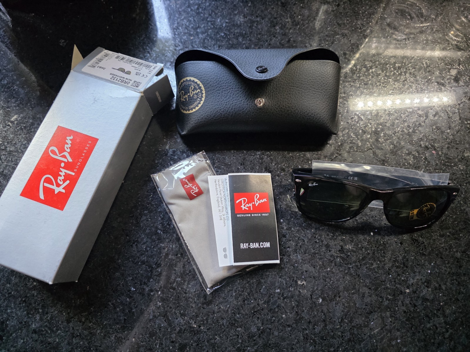 Ray-Ban RB2132 New Wayfarer Black Frame Green Lenses 100% UV 145mm