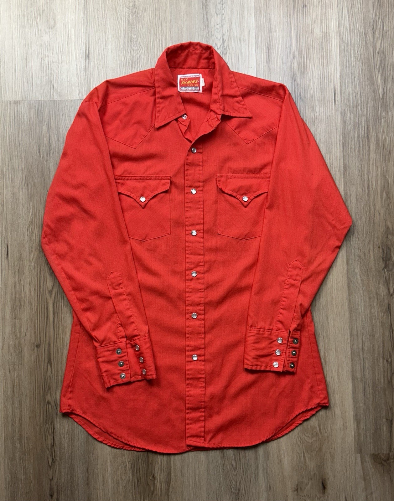 VINTAGE Ely Plains Red Polycotton Rockabilly Snap Shirt Size Medium Western